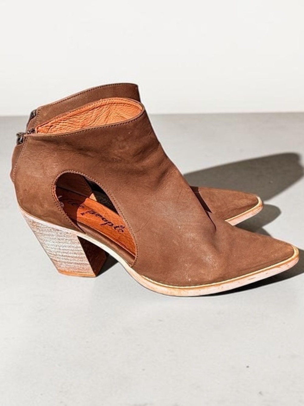 Free People Wilder Brown Suede Cutout Ankle Booties Size 39 or 9.5 shoes